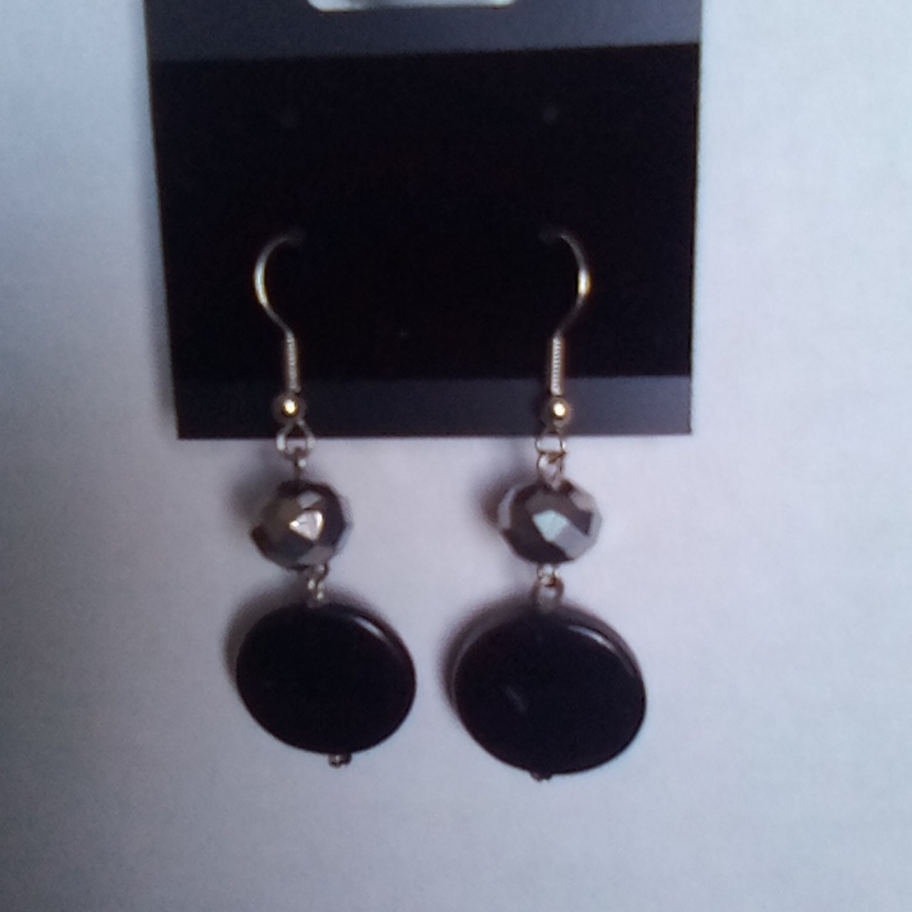 Earrings - Picture 2 of 4